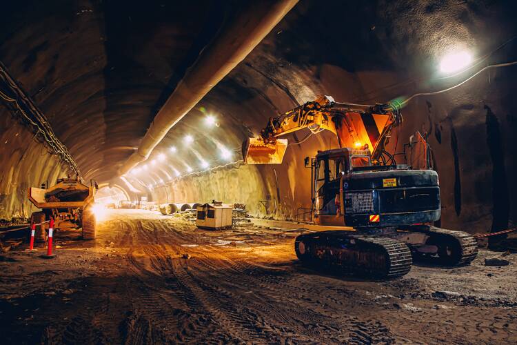 Unsere Branchen-Lösungen - Bahn-, Tunnel und Bergbau